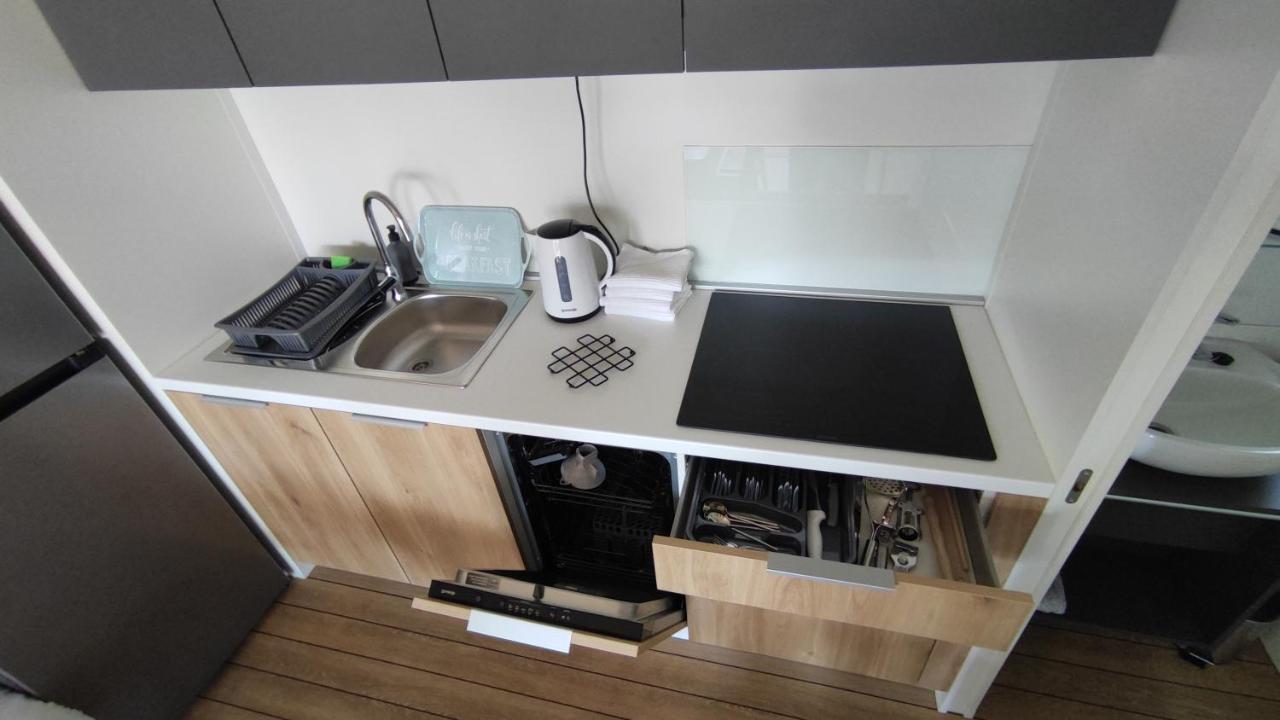 New Adria Mobile Home - Camp Vala Orebić Екстериор снимка