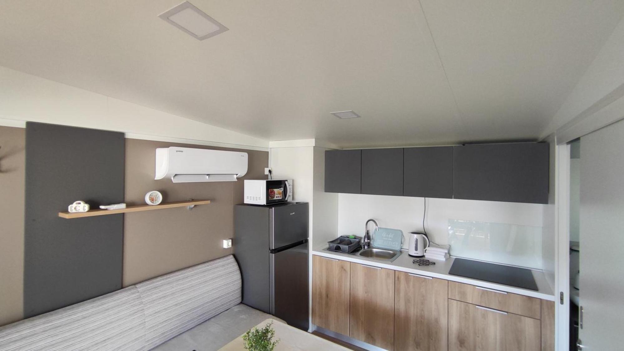 New Adria Mobile Home - Camp Vala Orebić Стая снимка
